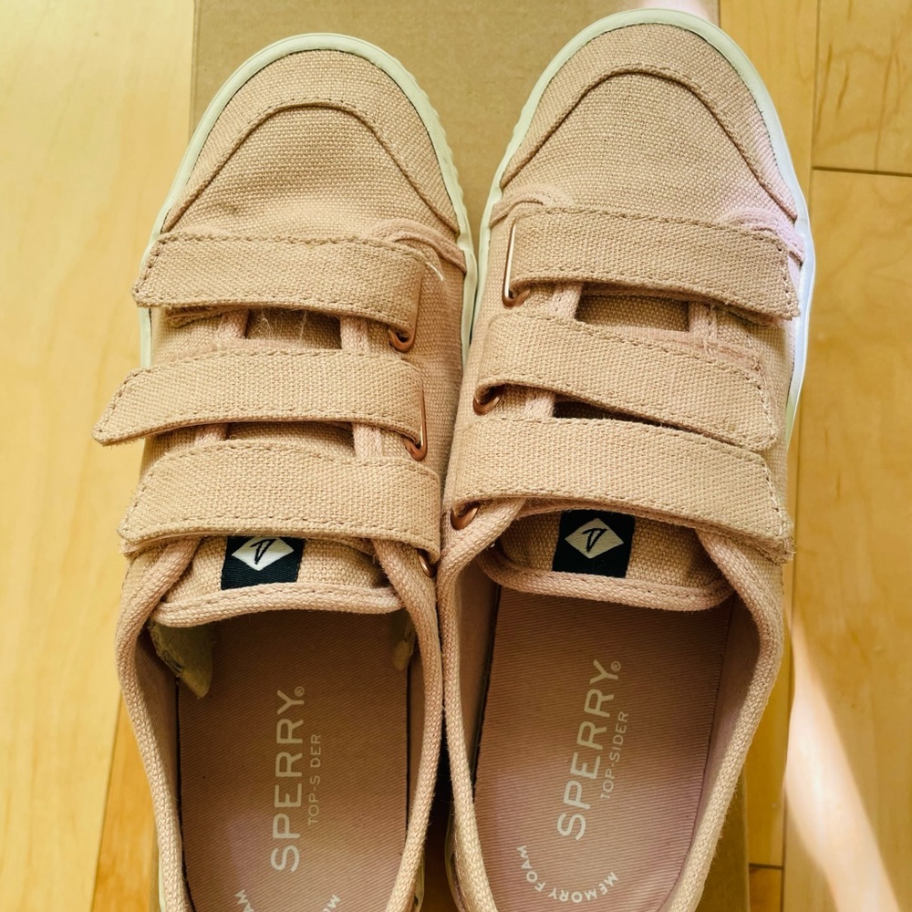 Sperry Rose/Pink Sneakers Memory Foam Size 7